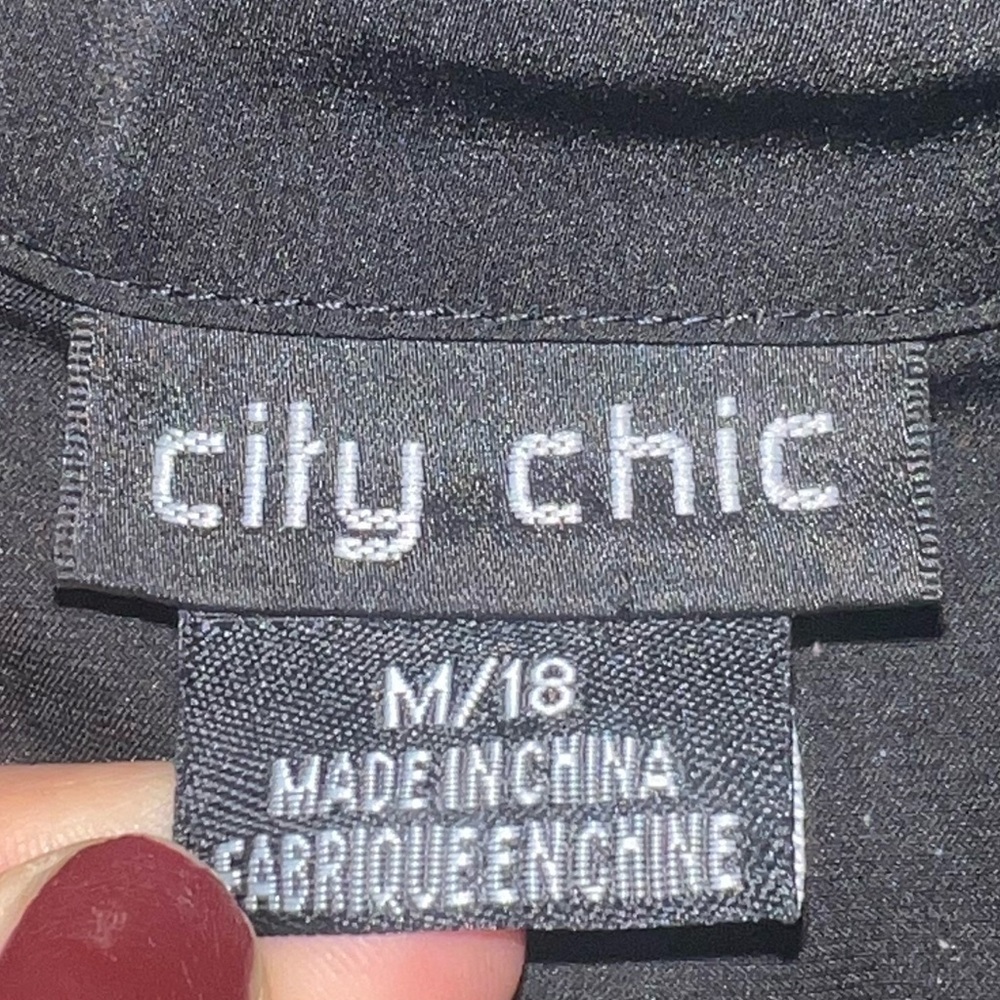 City Chic Black Button Down Long Line Blouse M/18 - Picture 3 of 6